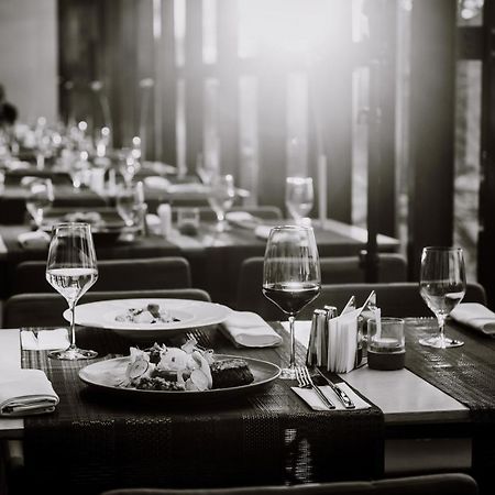 Hotel Privo Тыргу-Муреш Экстерьер фото